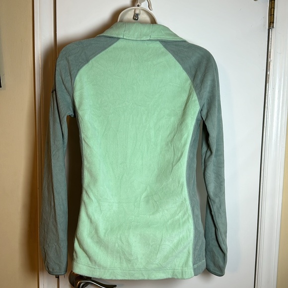 Green Columbia pull over - Picture 4 of 7